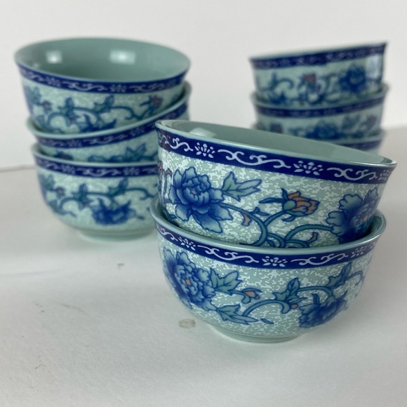 Vintage Handpainted Asian Tea set with Six small cups Milk pitcher and Sugarbowl - Picture 5 of 15